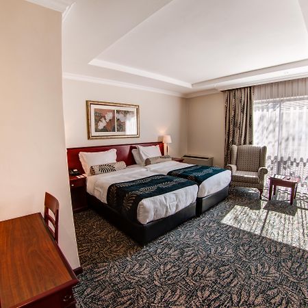 Courtyard Hotel Sandton Johannesburg Buitenkant foto