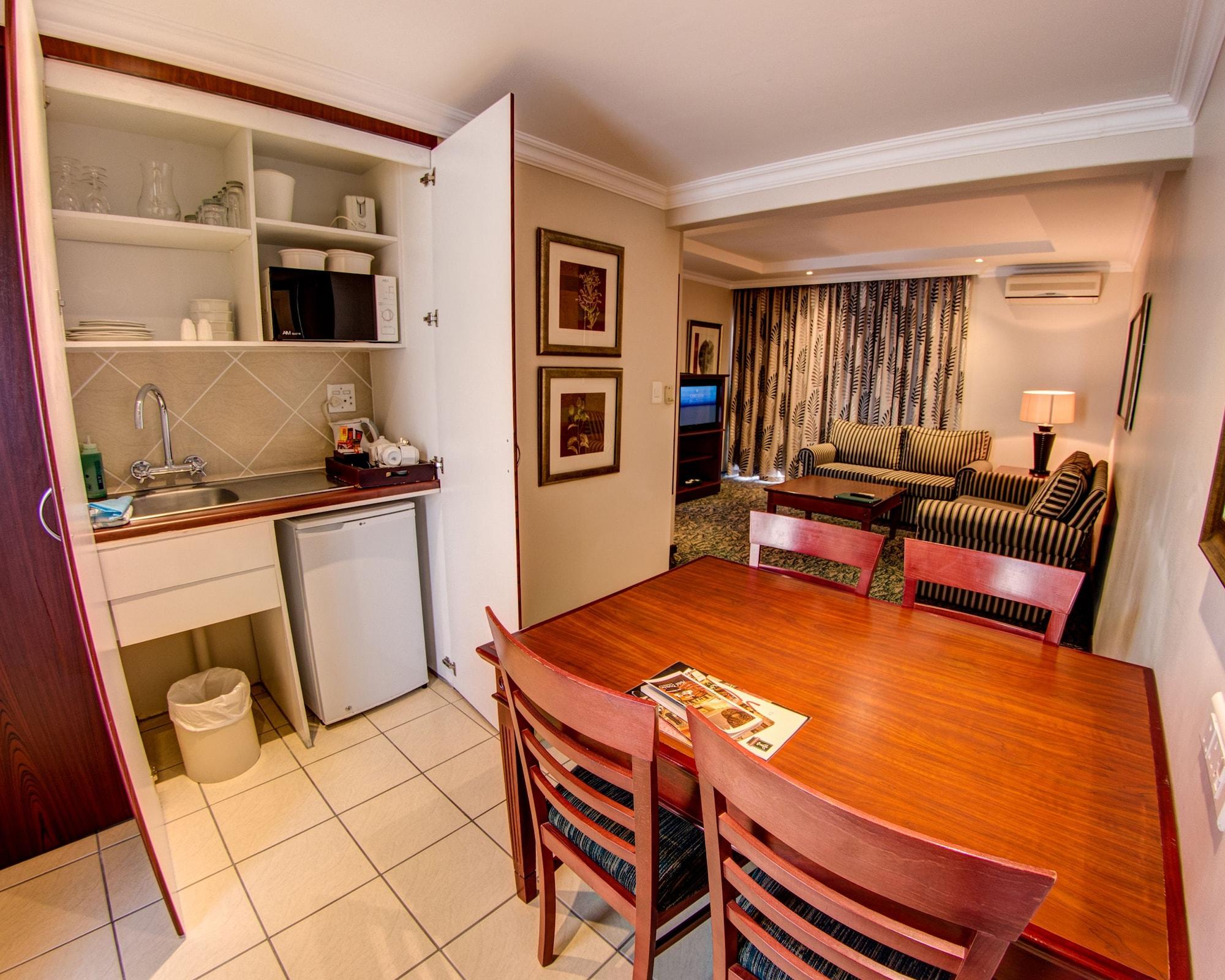 Courtyard Hotel Sandton Johannesburg Buitenkant foto