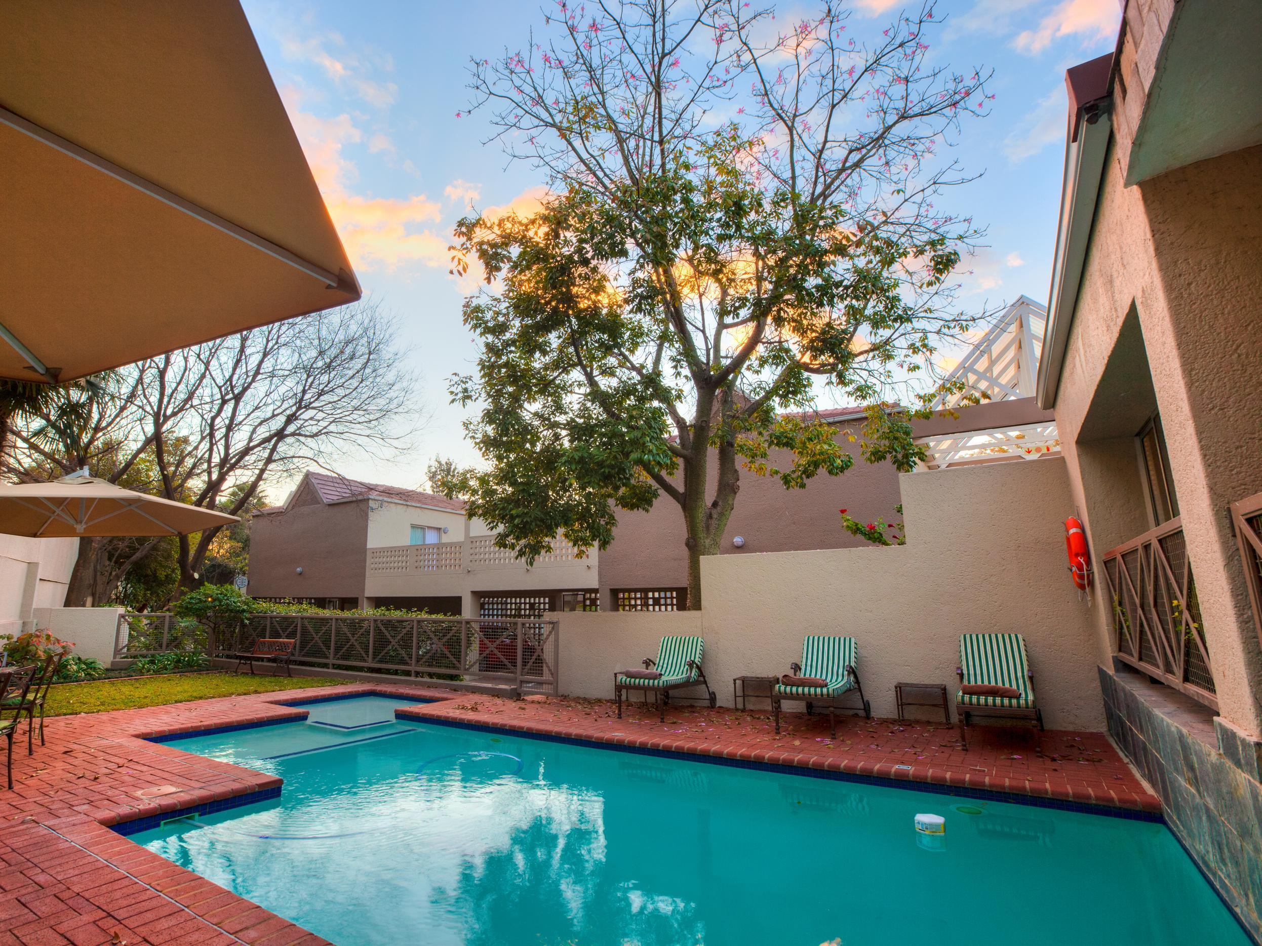 Courtyard Hotel Sandton Johannesburg Buitenkant foto