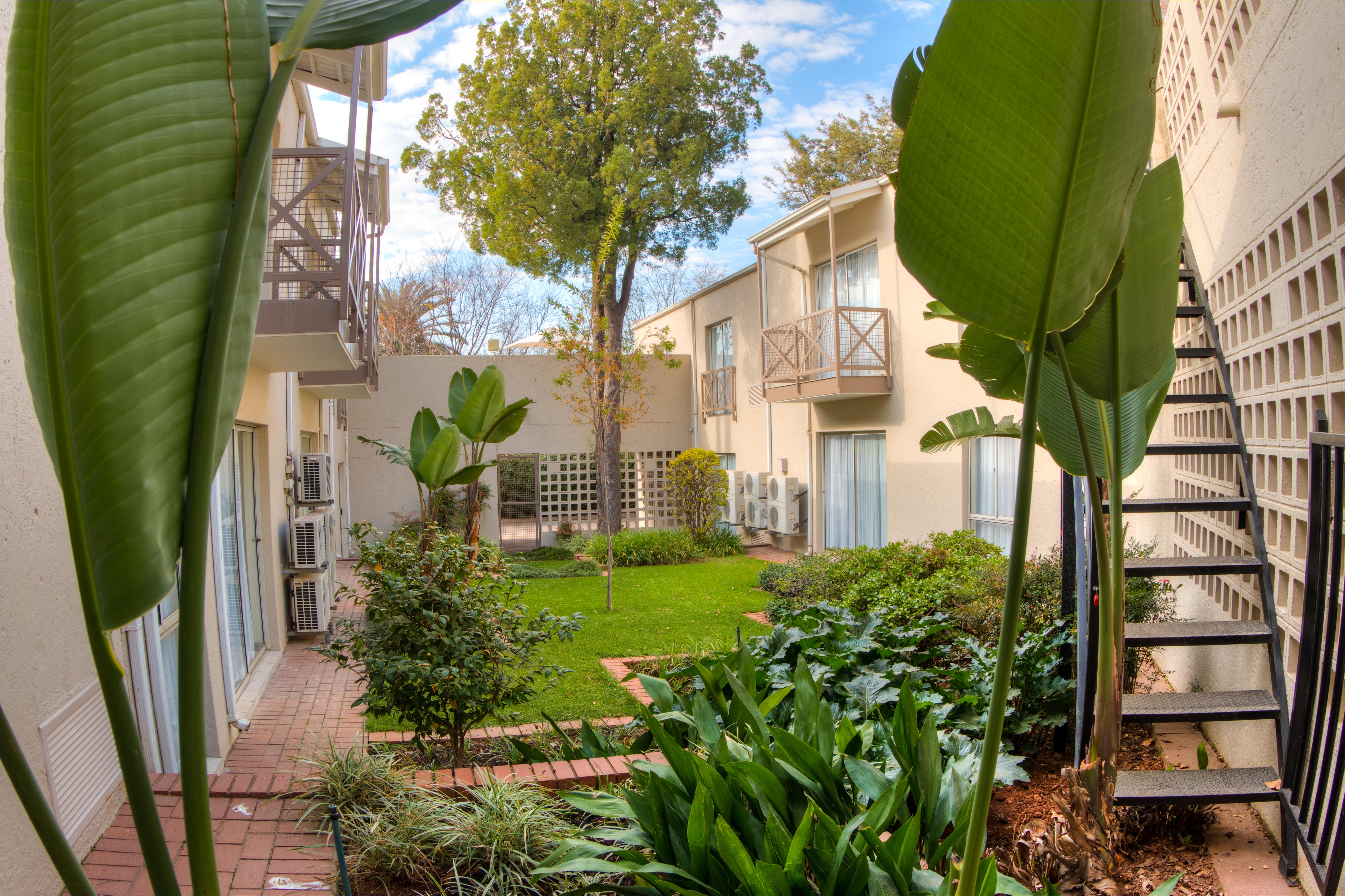Courtyard Hotel Sandton Johannesburg Buitenkant foto