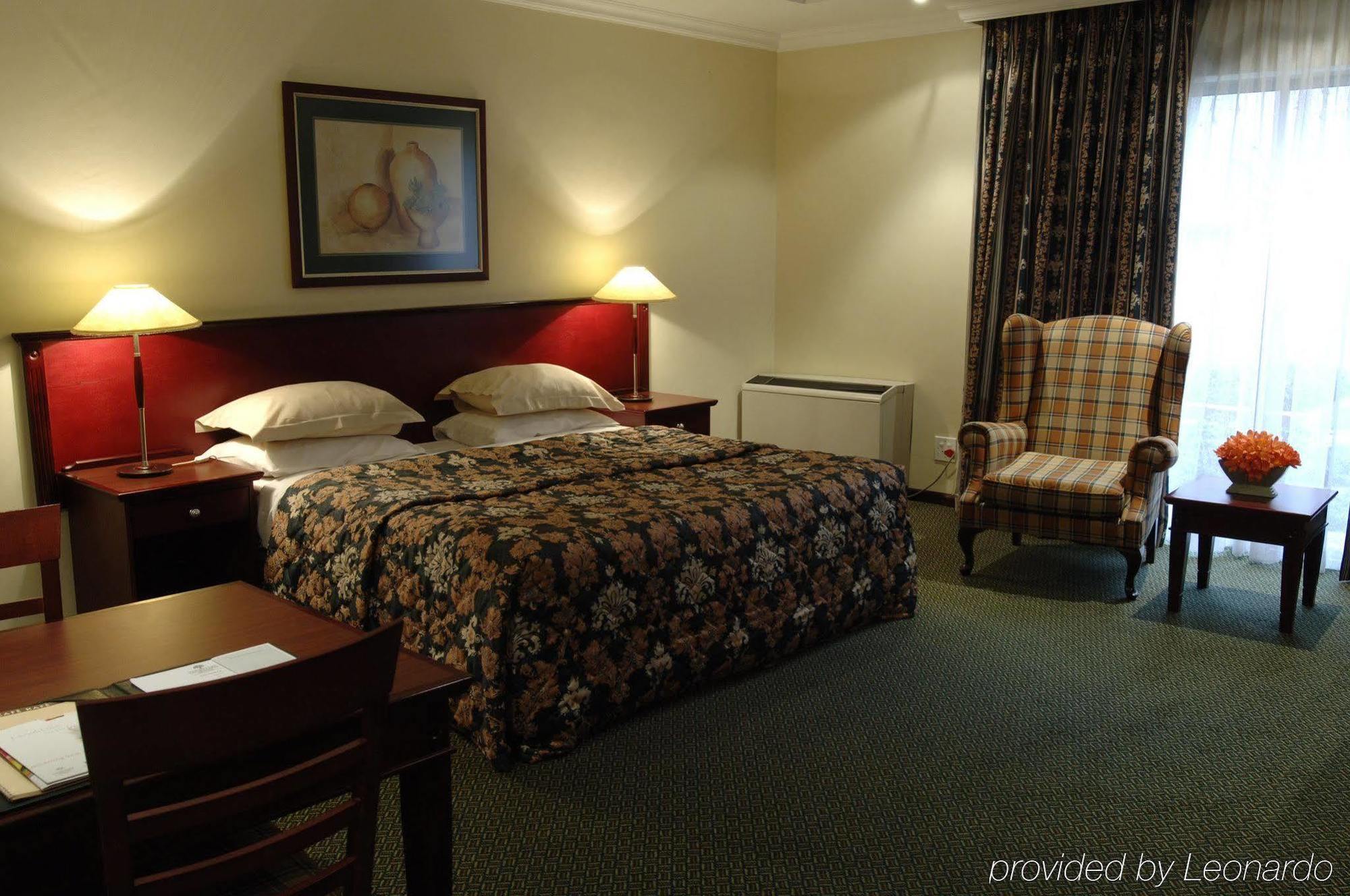 Courtyard Hotel Sandton Johannesburg Buitenkant foto