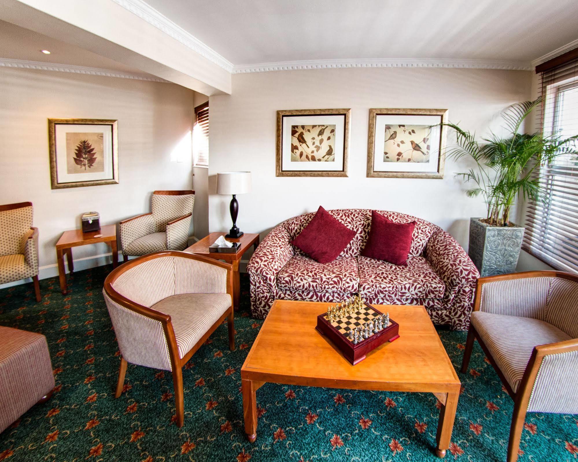 Courtyard Hotel Sandton Johannesburg Buitenkant foto