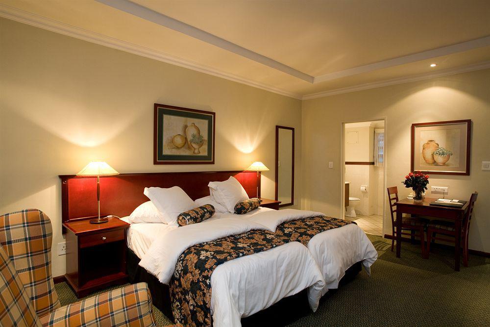 Courtyard Hotel Sandton Johannesburg Buitenkant foto