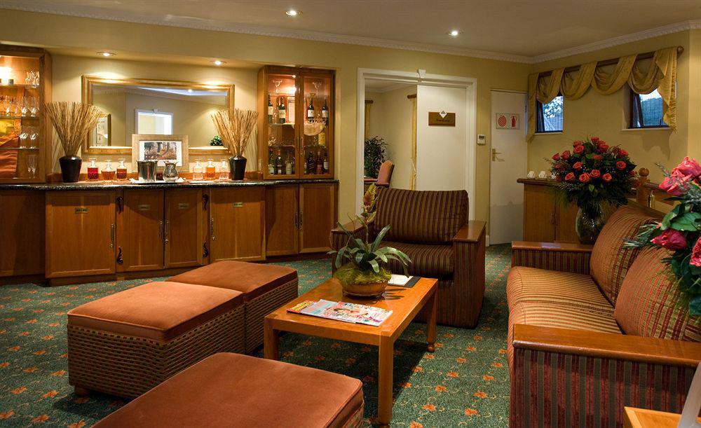 Courtyard Hotel Sandton Johannesburg Buitenkant foto