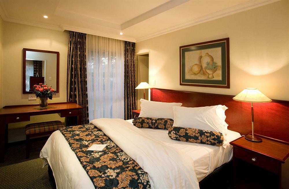 Courtyard Hotel Sandton Johannesburg Buitenkant foto