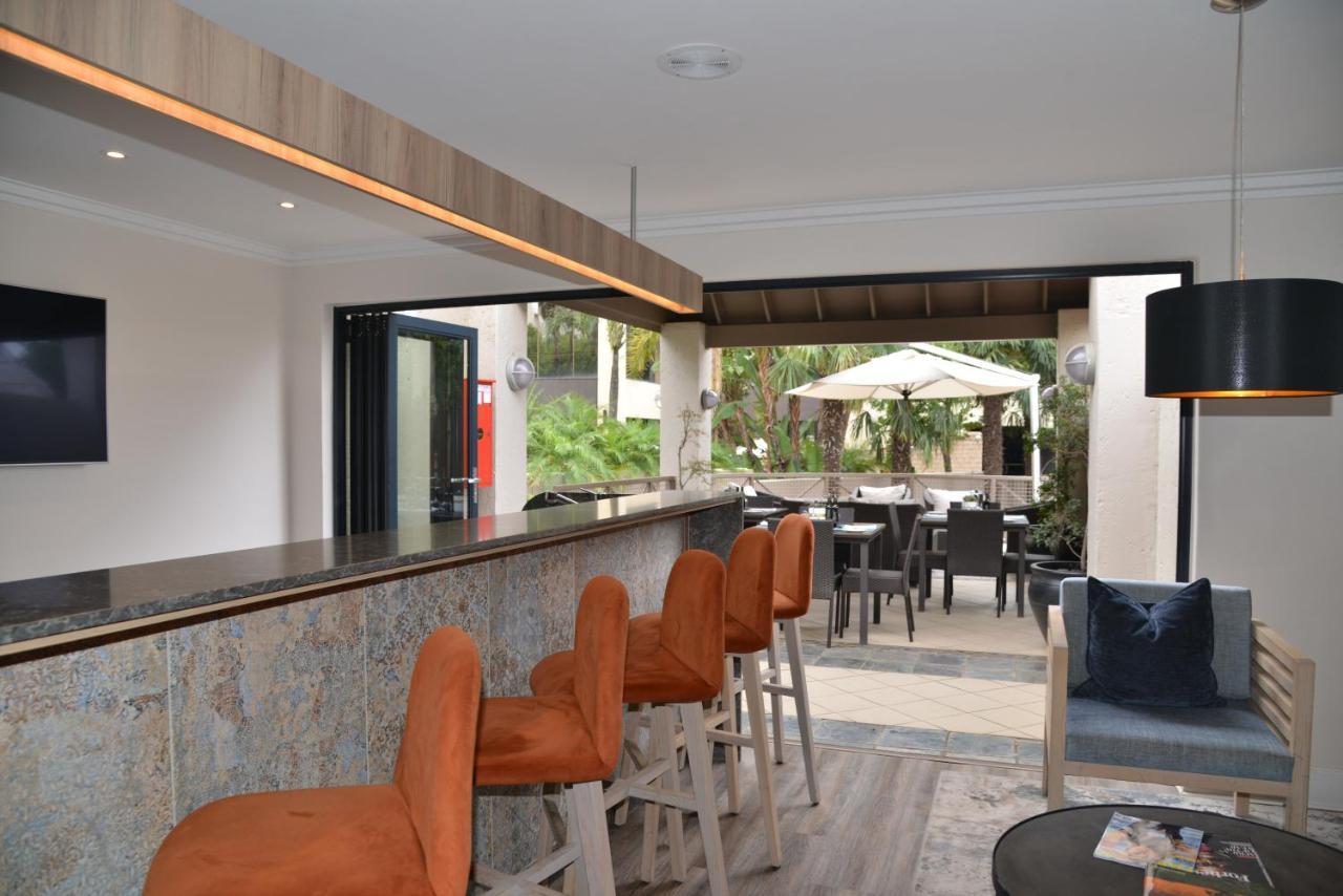 Courtyard Hotel Sandton Johannesburg Buitenkant foto
